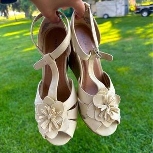 Madden Girl: Nude Wedges-8.5W
